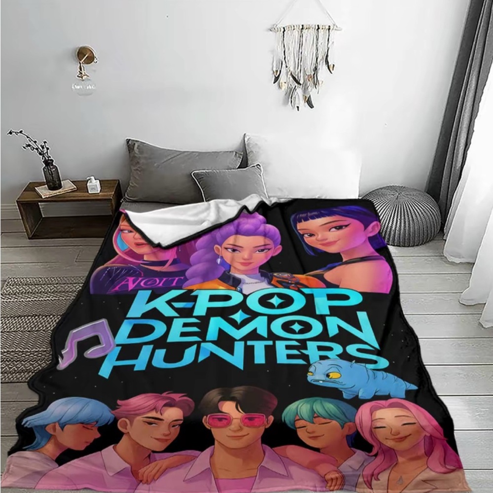 KPOP Demon Hunters Throw Blanket - Black